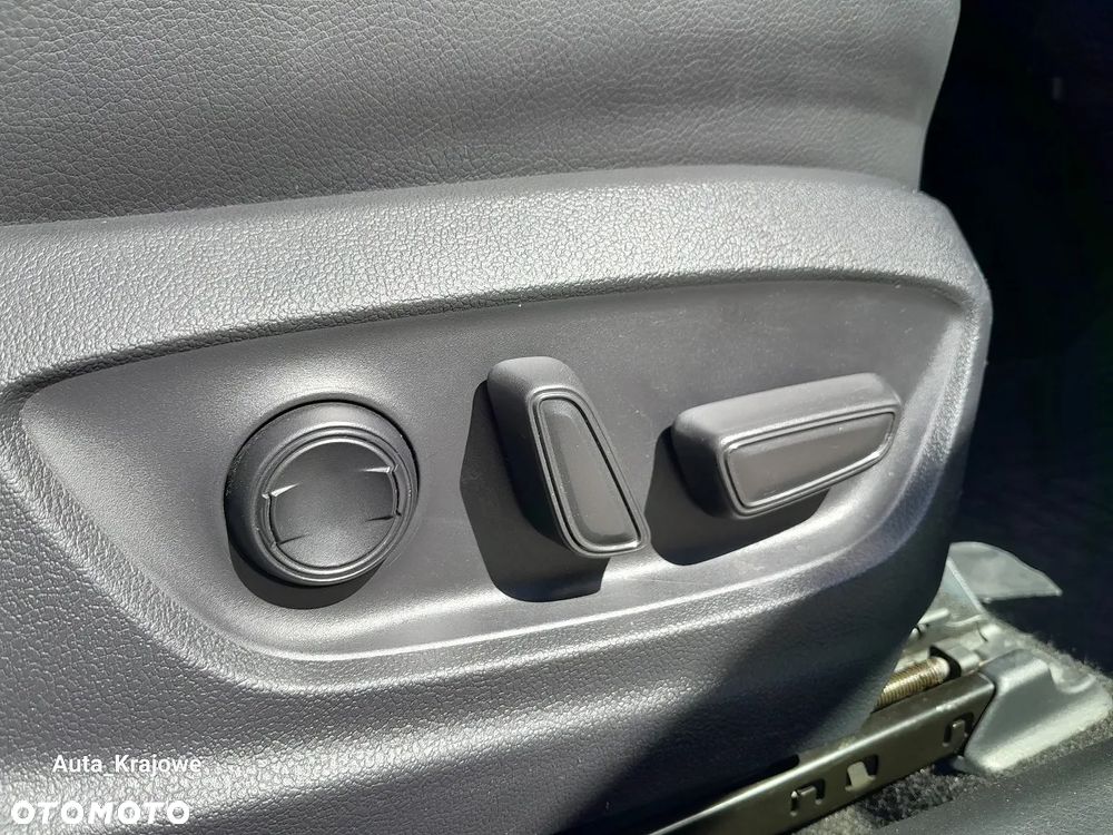 Toyota Camry 2.5 Hybrid Prestige CVT - 29