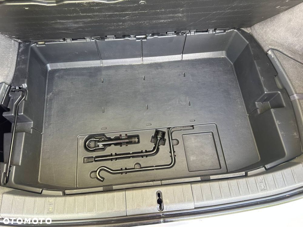 Toyota Prius - 17