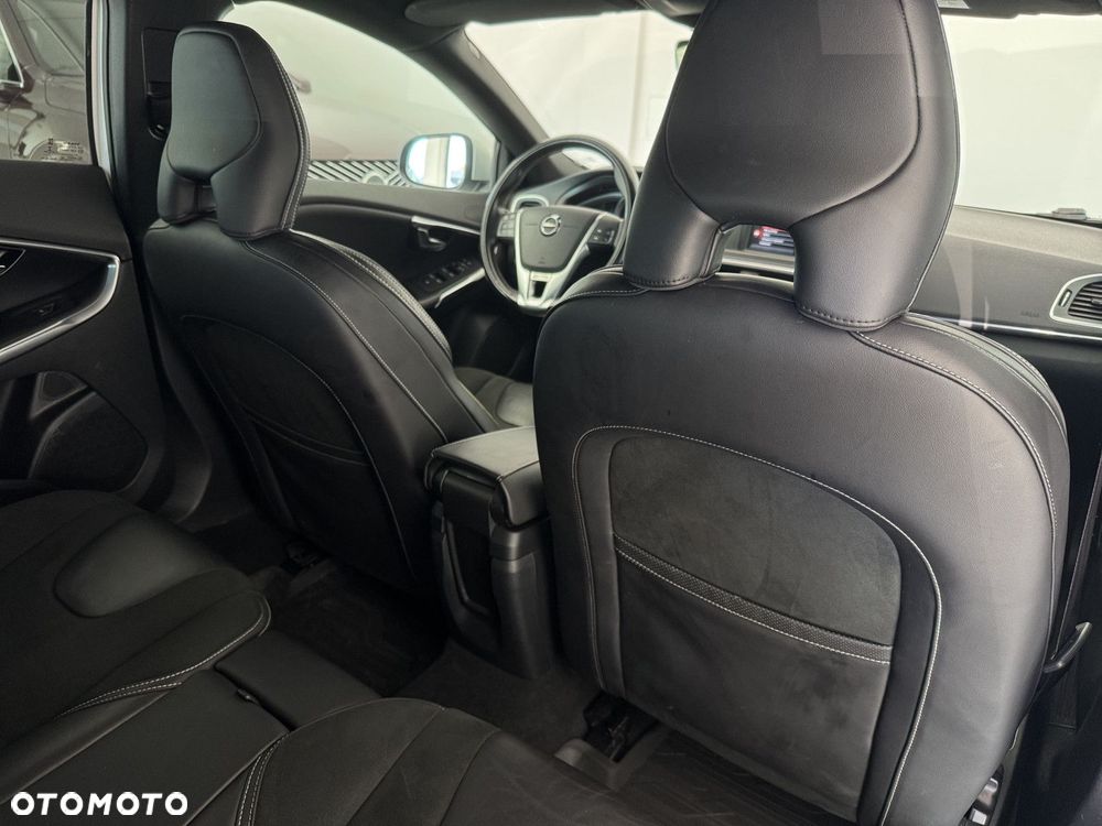Volvo V40 T3 Drive-E R-Design Momentum - 18