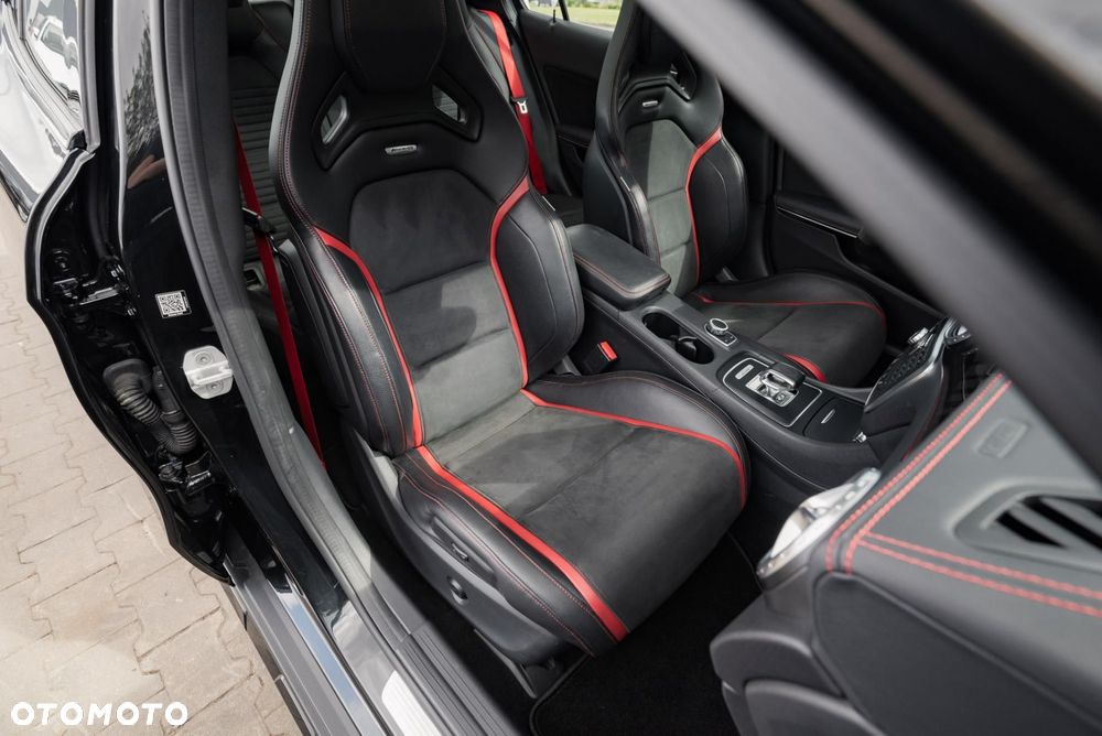 Mercedes-Benz GLA 45 AMG 4-Matic Edition 1 - 17