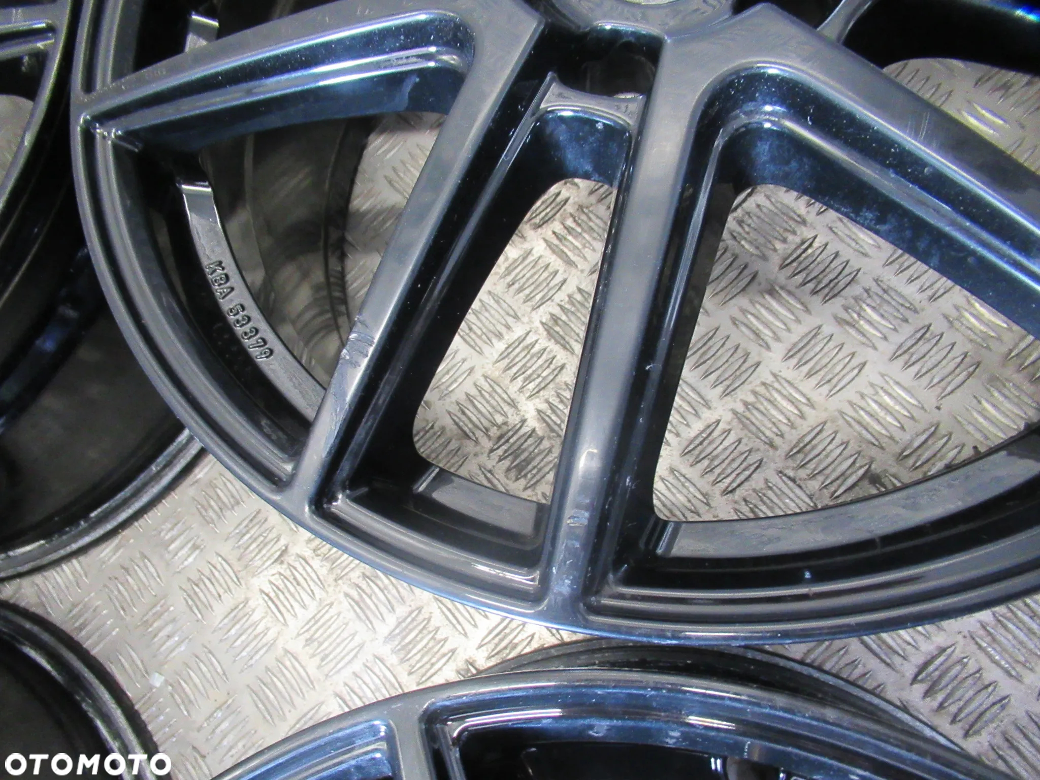 Felgi Vw Arteon Passat T-Rock Tiguan Audi A3 A4 A6 Q2 Q3 Q5 Mercedes Skoda 8Jx19 et47 5x112 - 6