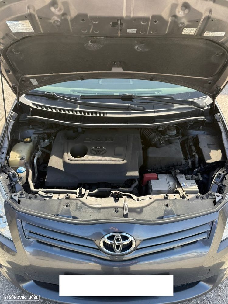 Toyota Auris 1.4 D-4D - 3