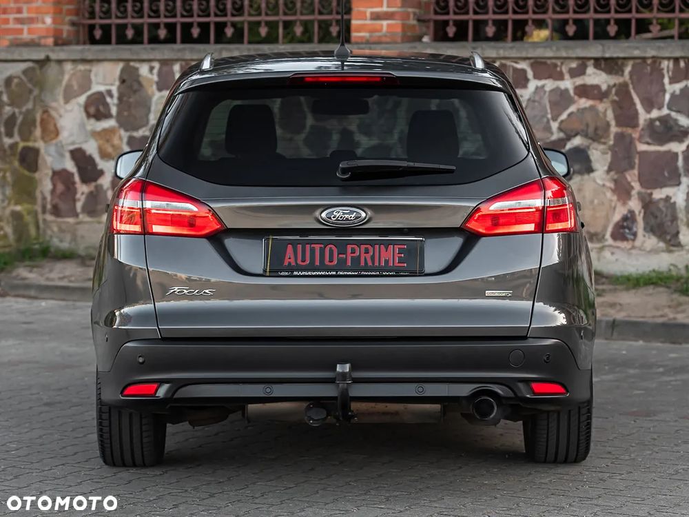 Ford Focus SW - 11