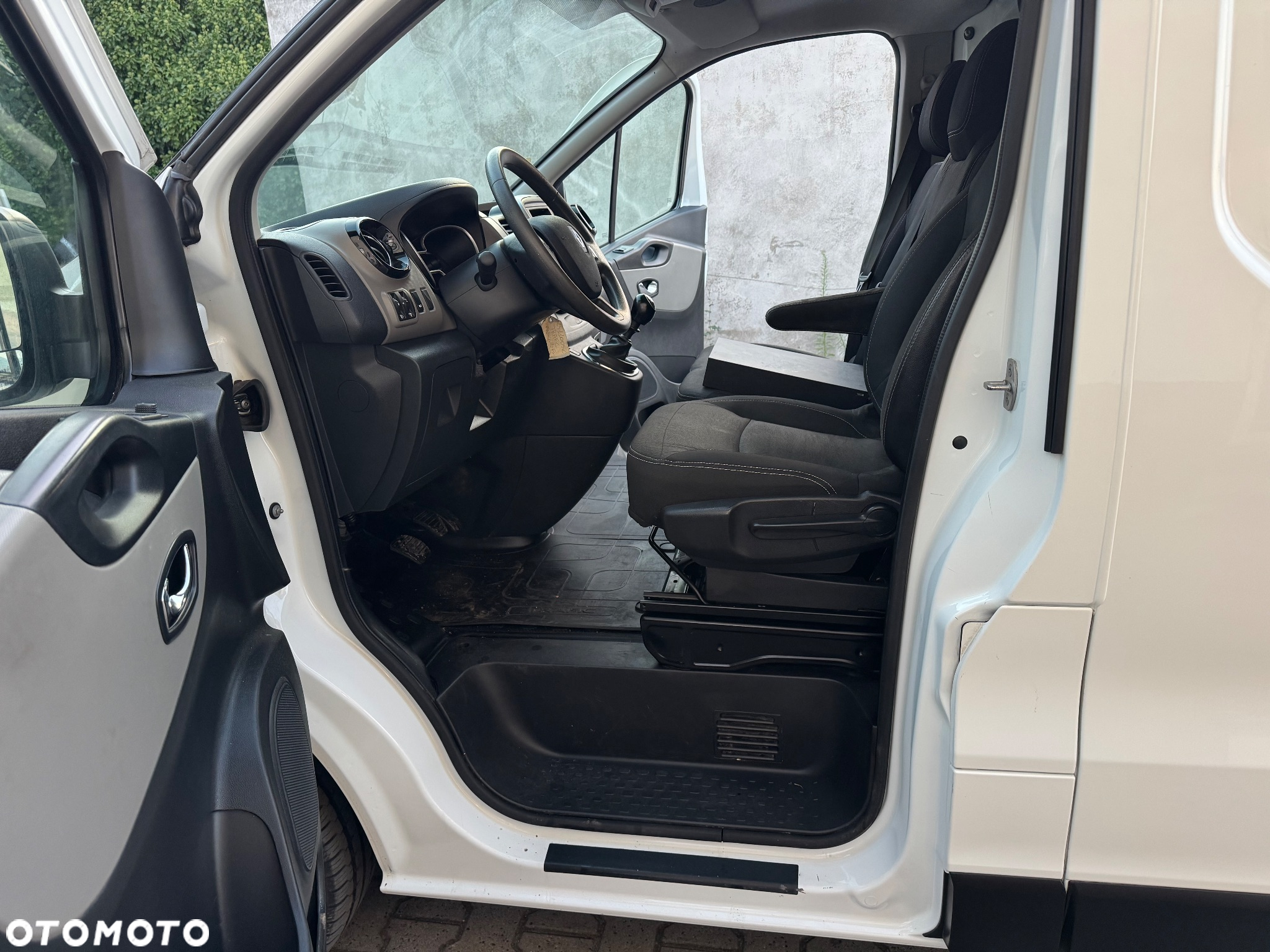 Renault TRAFIC 63tys.km KLIMA, czujniki parkowania, tempomat, świeżo sprowadzony, OKAZJA!!! - 7