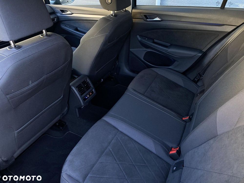 Volkswagen Golf - 22