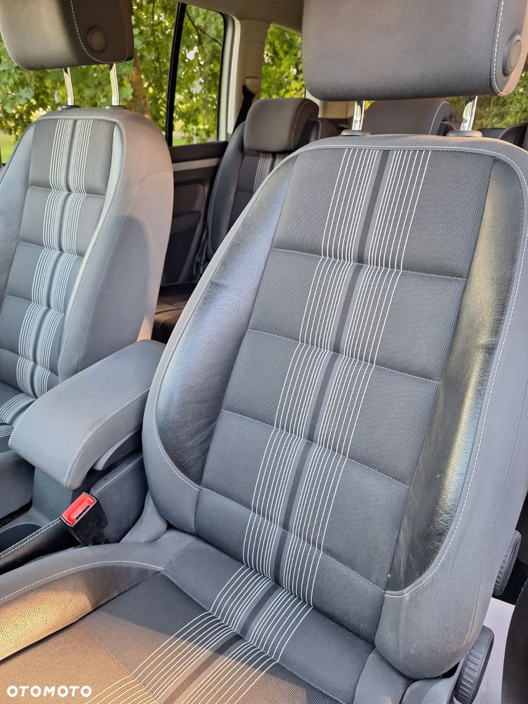 Volkswagen Touran 2.0 TDI DPF DSG MATCH - 10