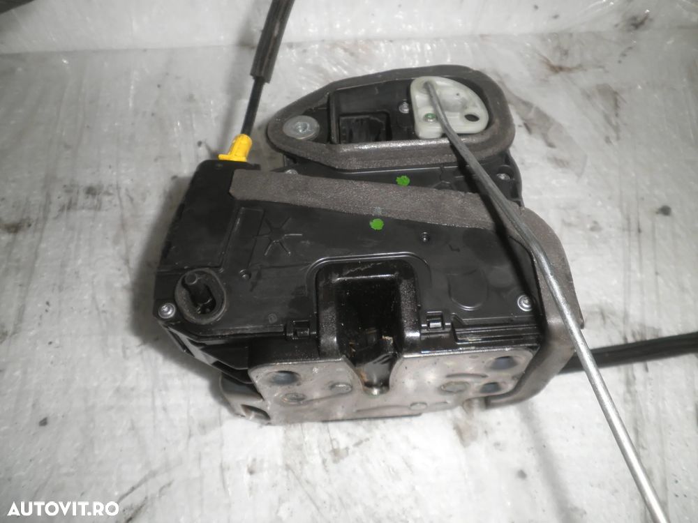 Broasca usa stanga / dreapta spate , dreapta fata Opel Astra K Hatchback 915-C3039077-18S 915C303907718S C3039077 915-C3039078-18S C3039078 13508299 - 9