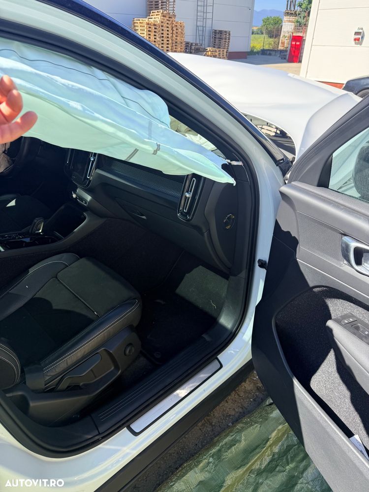 Volvo XC 40 - 6