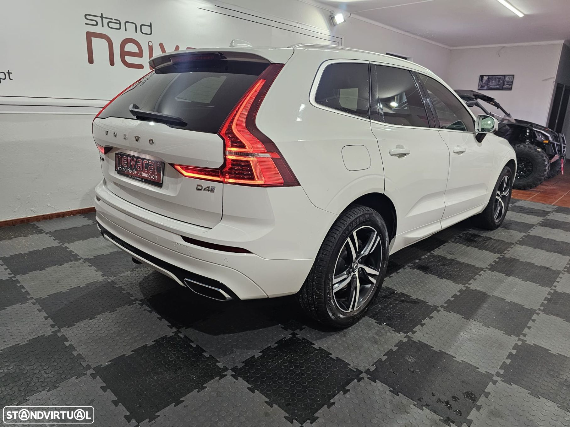 Volvo XC 60 2.0 D4 R-Design Geartronic - 3