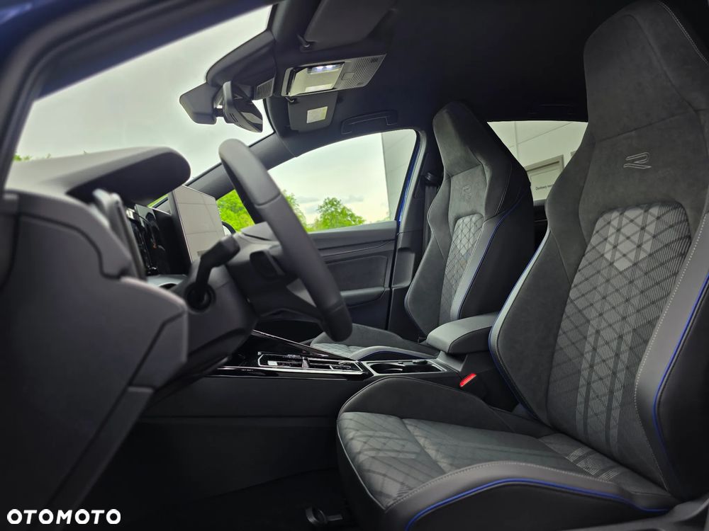 Volkswagen Golf 1.5 eTSI mHEV R-Line Plus DSG - 25