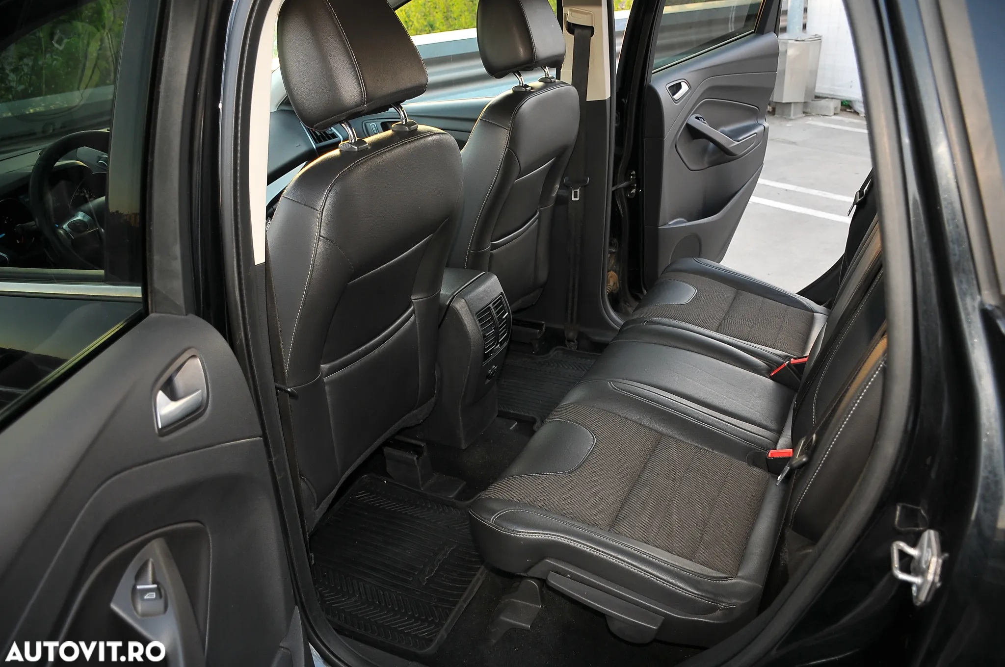 Ford Kuga 2.0 TDCi 4x4 Aut. Titanium - 6