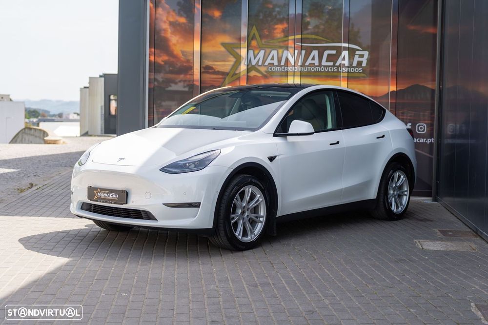 Tesla Model Y Long Range Dual Motor AWD - 3