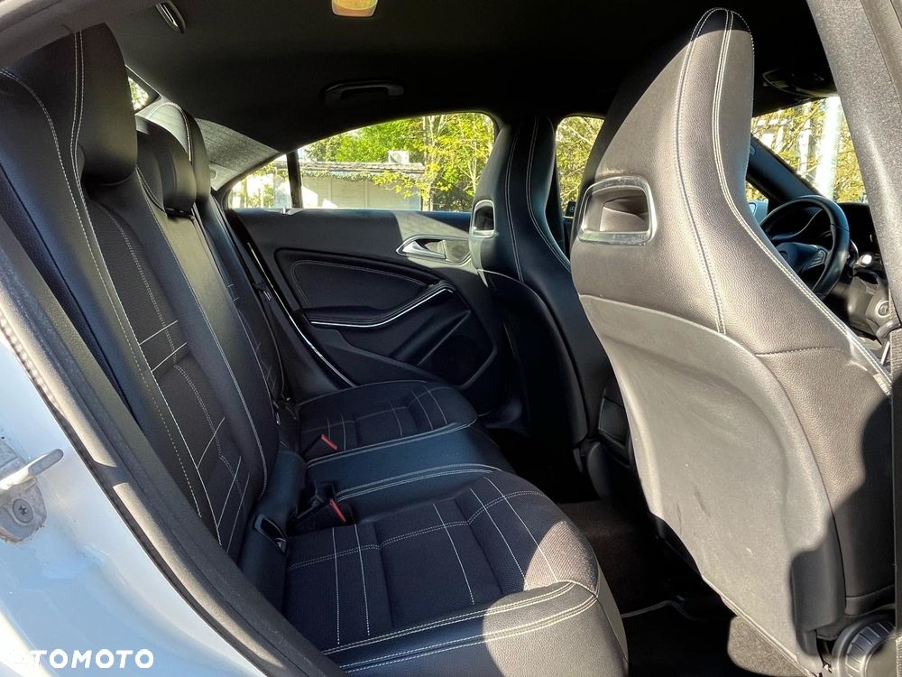 Mercedes-Benz CLA 200 7G-DCT - 11