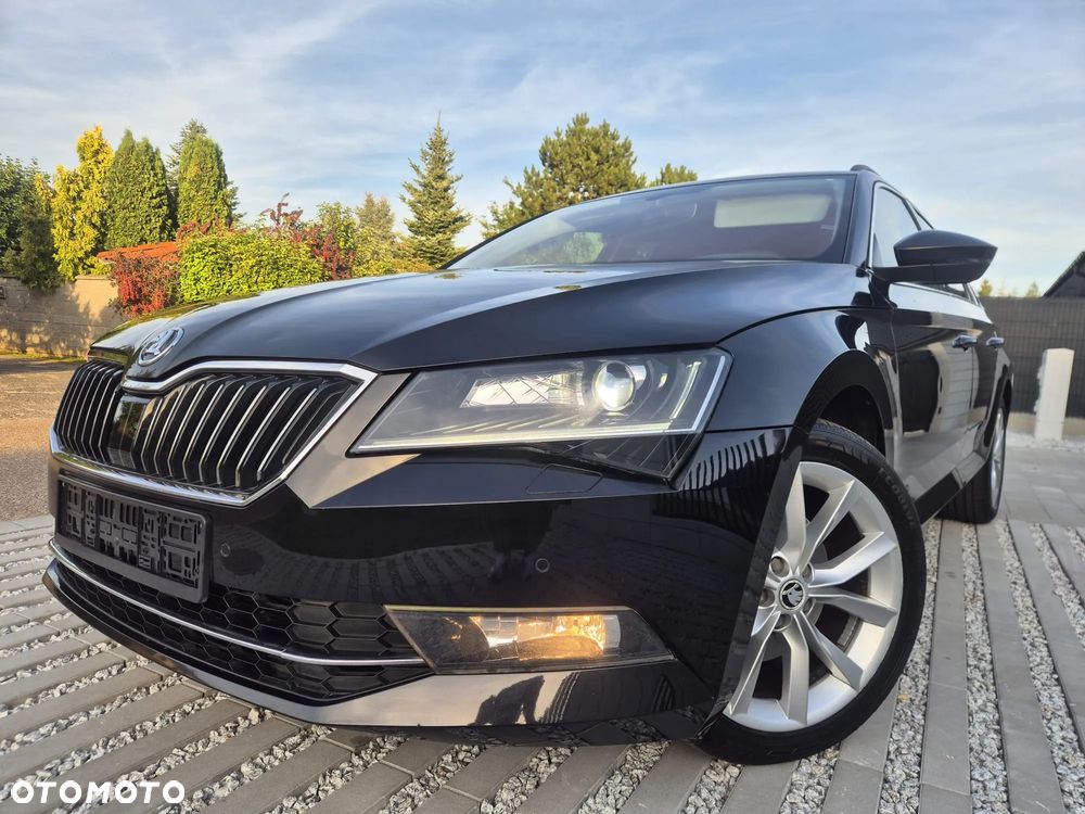 Skoda Superb 2.0 TDI Premium Edition - 1