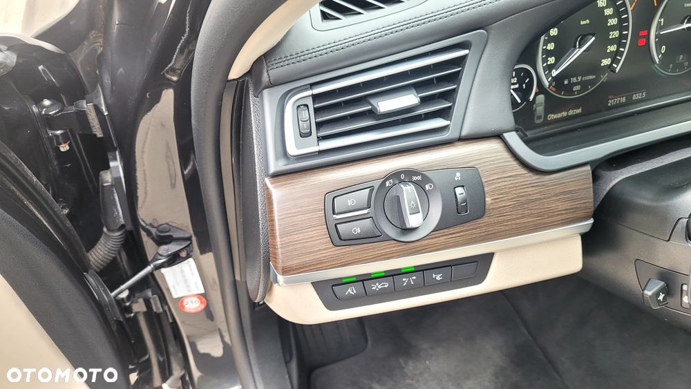 BMW Seria 7 740d xDrive - 19