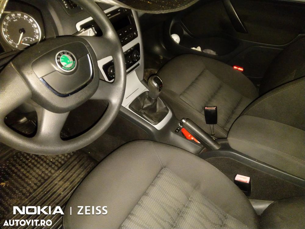 Skoda Octavia Combi 2.0 TDI DPF Elegance 4x4 - 3