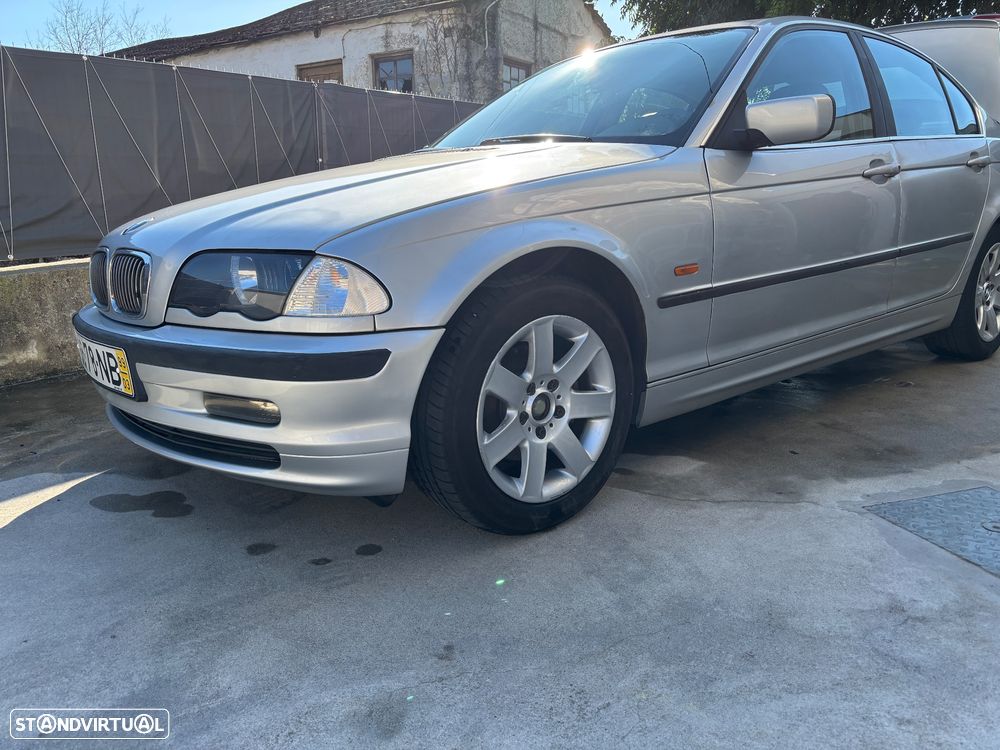 BMW 323 i - 3