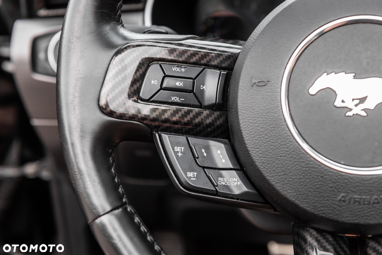 Ford Mustang - 22