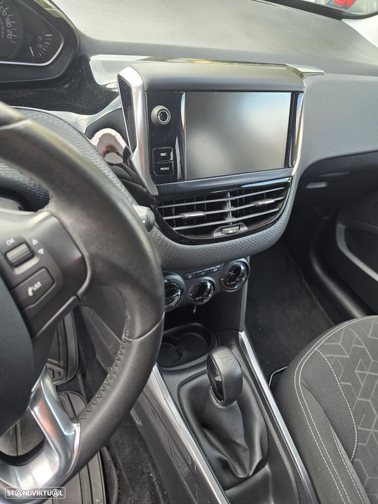 Peugeot 2008 1.2 PureTech Access - 11