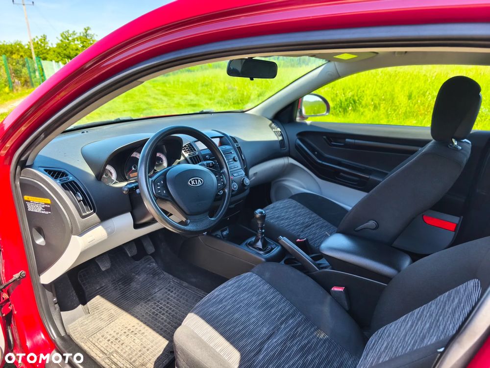 Kia ProCeed - 11