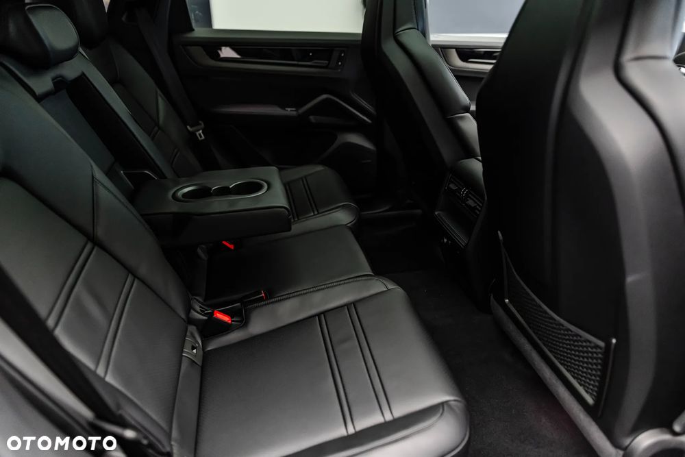 Porsche Cayenne Standard - 12