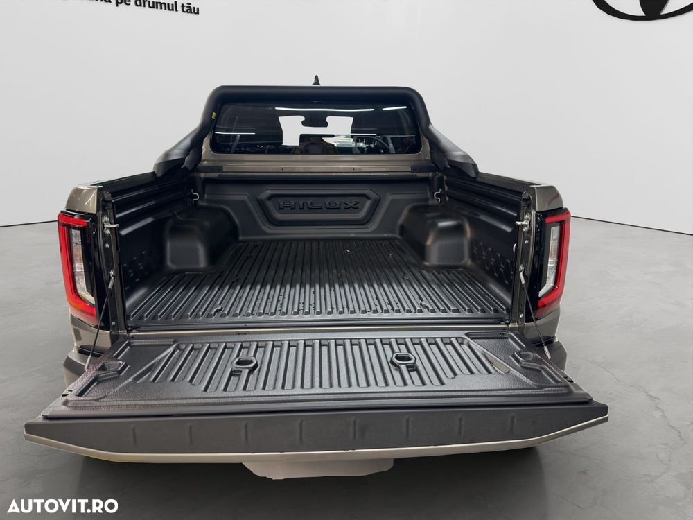 Toyota Hilux 2.8D MHEV Double Cab 6AT AWD Invincible - 22