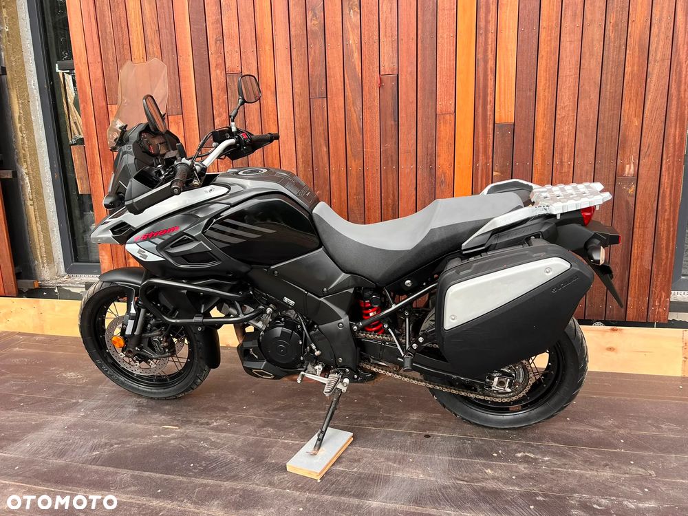 Suzuki V-STROM - 8