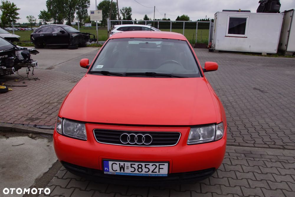 Auto na części - Audi A3 8L 1.6 8V 101 KM APF DUU LY3F 2000R Silnik Skrzynia Drzwi Maska Błotnik Klapa Lampa Lusterko Klamka Szyba Deska Kokpit Sterownik Moduł Czujnik Licznik Panel Kierownica - 8