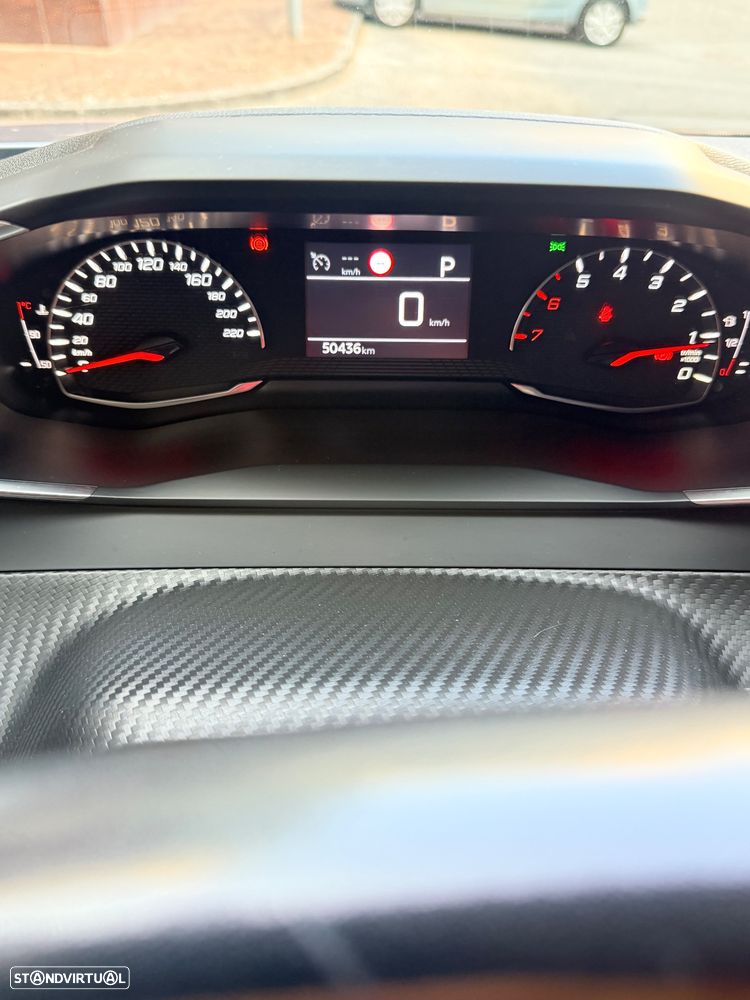 Peugeot 2008 1.2 PureTech Allure Pack EAT8 - 4