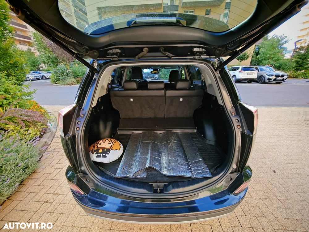 Toyota RAV4 - 10