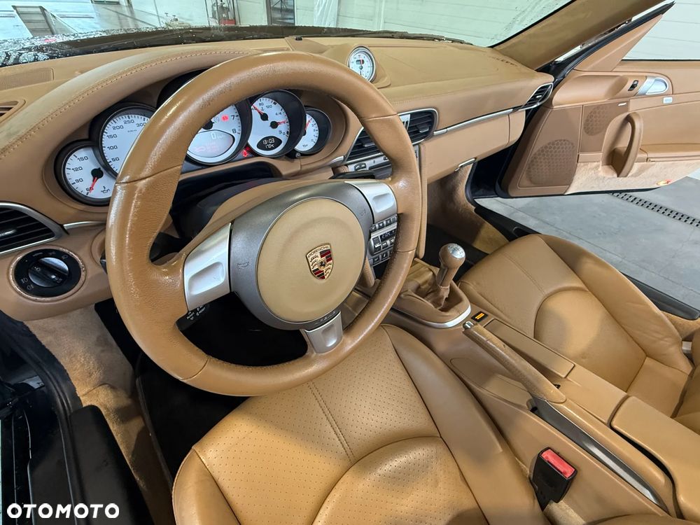 Porsche 911 Carrera 4 S - 17