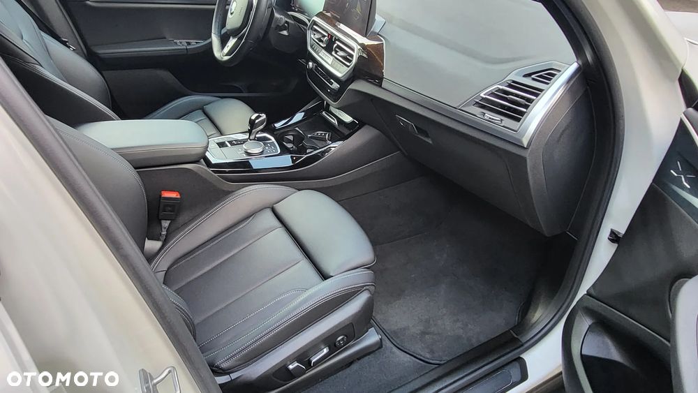 BMW X3 xDrive30i Luxury Line - 16
