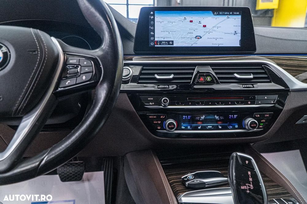 BMW Seria 5 530e iPerformance Aut. Luxury Line - 38