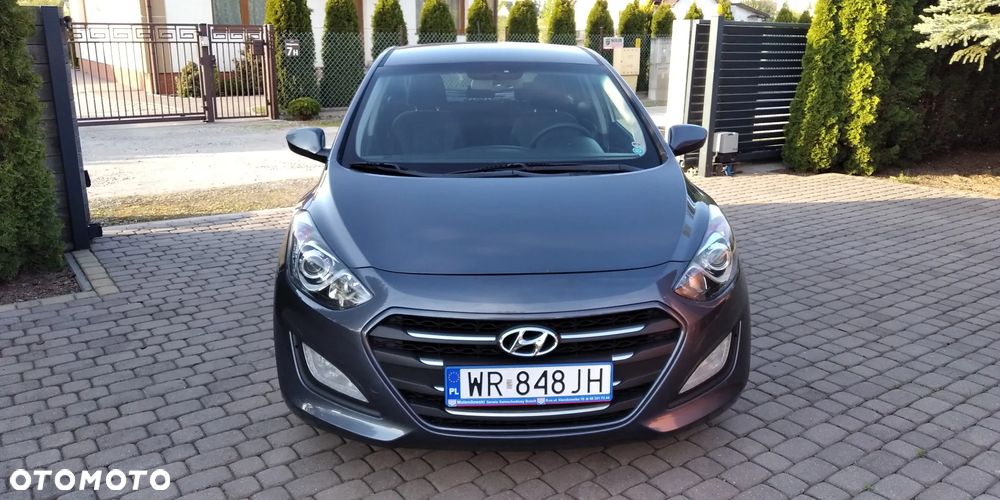 Hyundai i30 blue 1.6 GDI Trend - 2