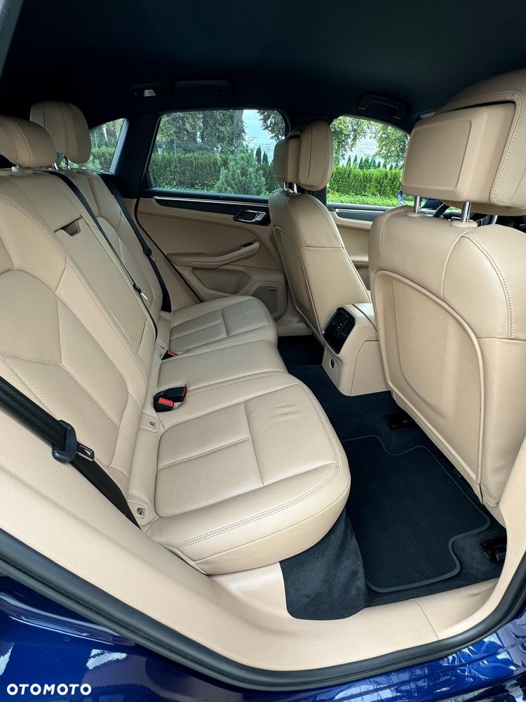 Porsche Macan - 10