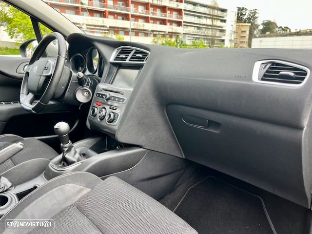 Citroën C4 1.2 PureTech Feel - 23