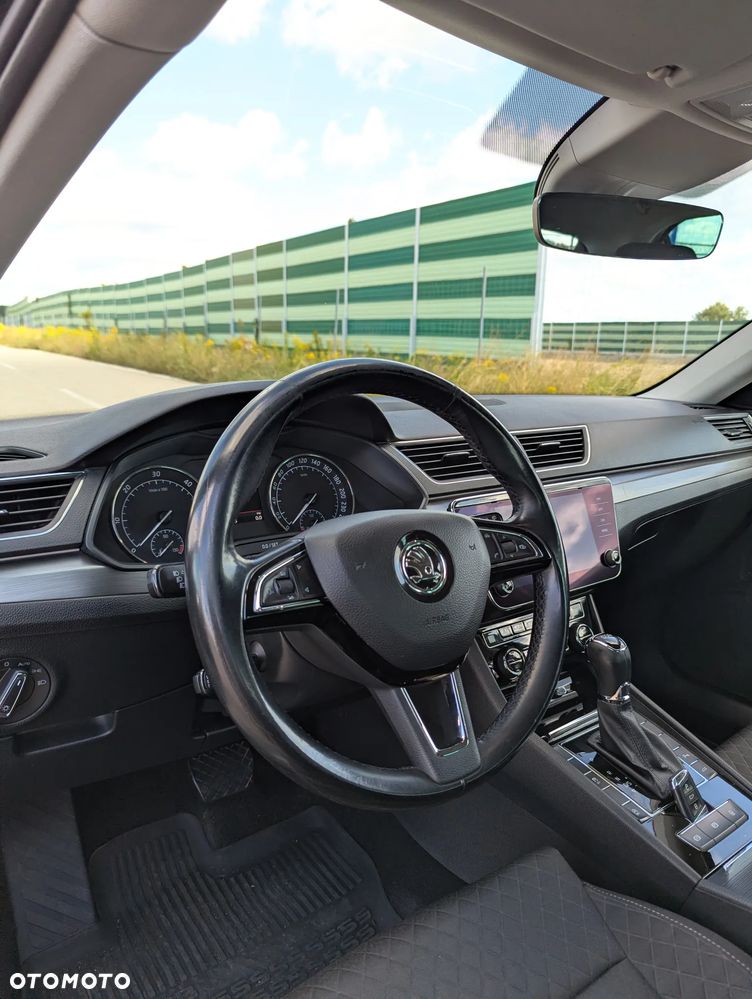 Skoda Superb 2.0 TDI Style DSG - 18