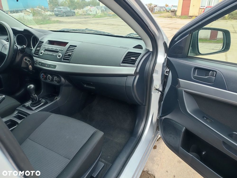 Mitsubishi Lancer - 21