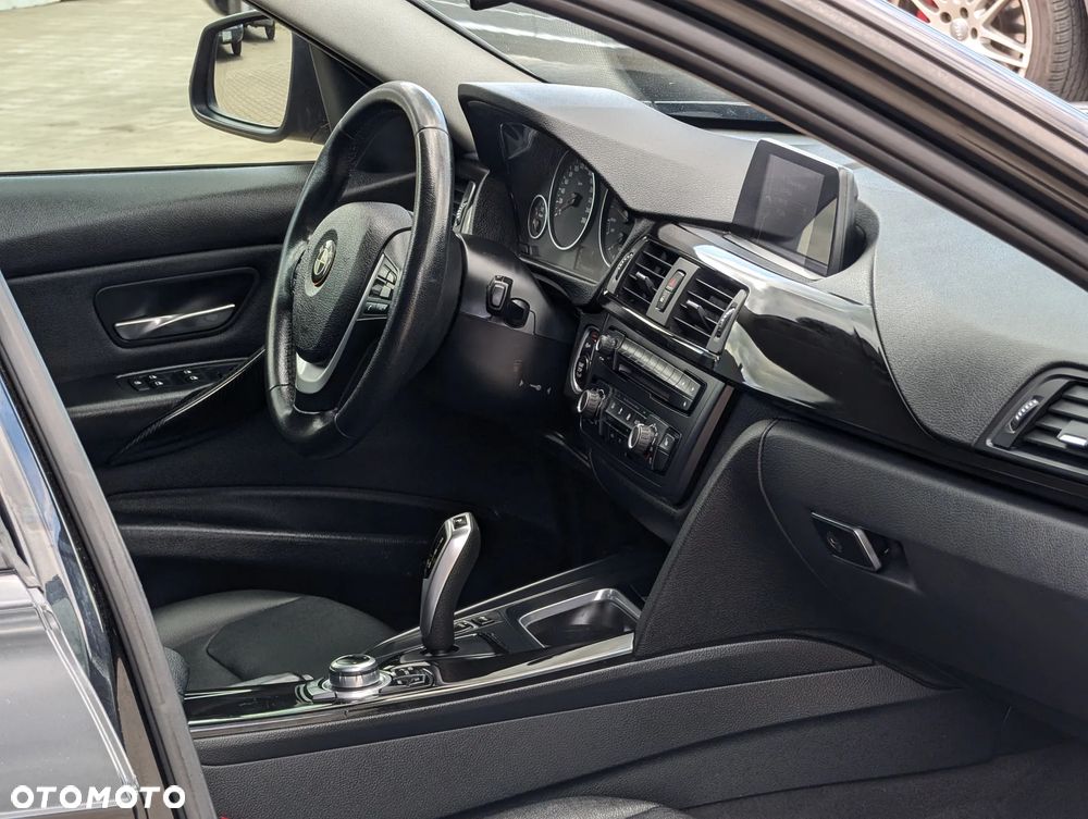 BMW Seria 3 318d Edition Luxury Line Purity - 31