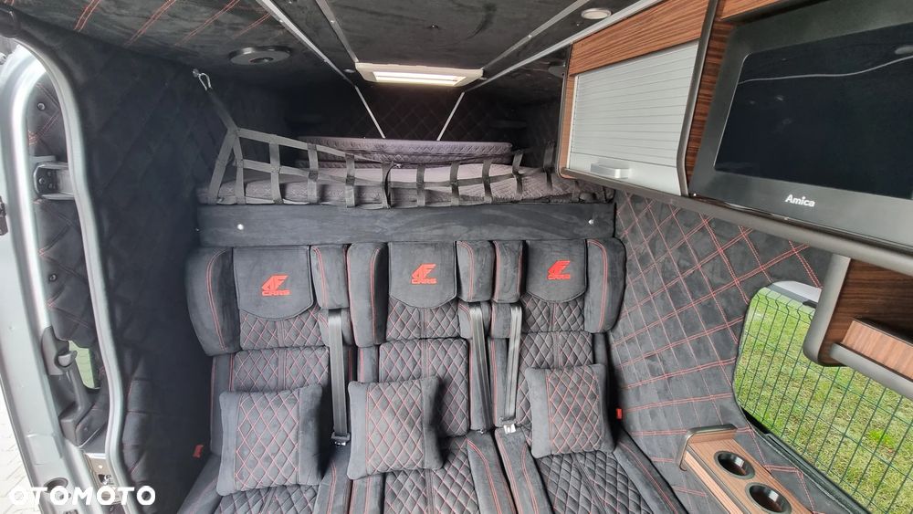 Mercedes-Benz Sprinter - 10
