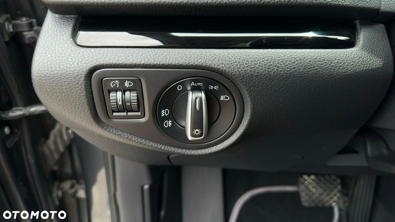 Volkswagen Sharan - 32