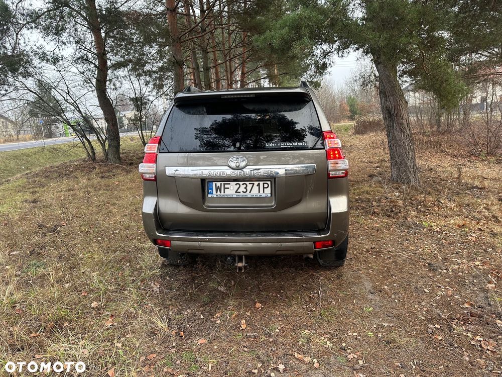 Toyota Land Cruiser - 4