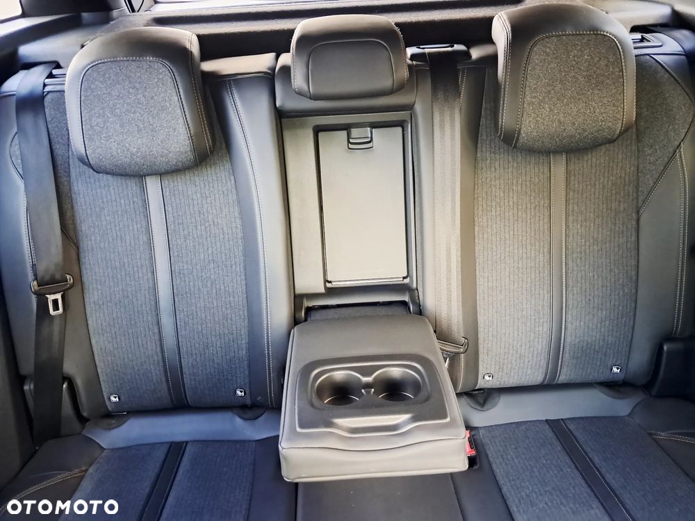 Peugeot 3008 1.6 BlueHDi Allure S&S EAT6 - 17