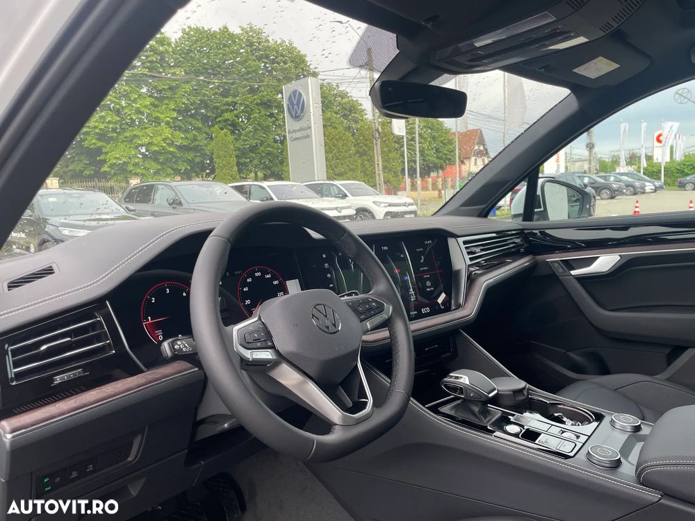 Volkswagen Touareg V6 TDI 4MOTION Elegance - 12