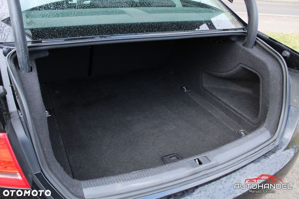 Audi A4 Limousine - 15