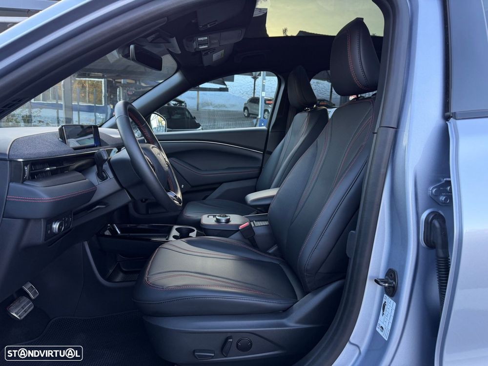 Ford Mustang Mach-E 75.7 kWh Premium AWD - 47