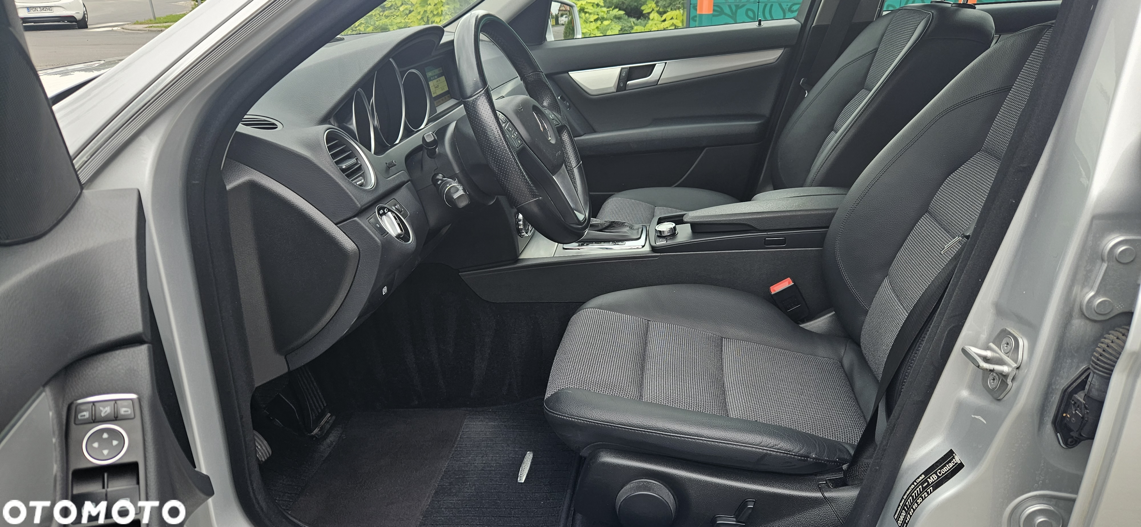 Mercedes-Benz Klasa C 180 T CGI Automatik BlueEFFICIENCY Avantgarde - 23