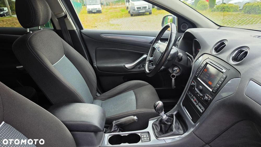 Ford Mondeo SW - 11
