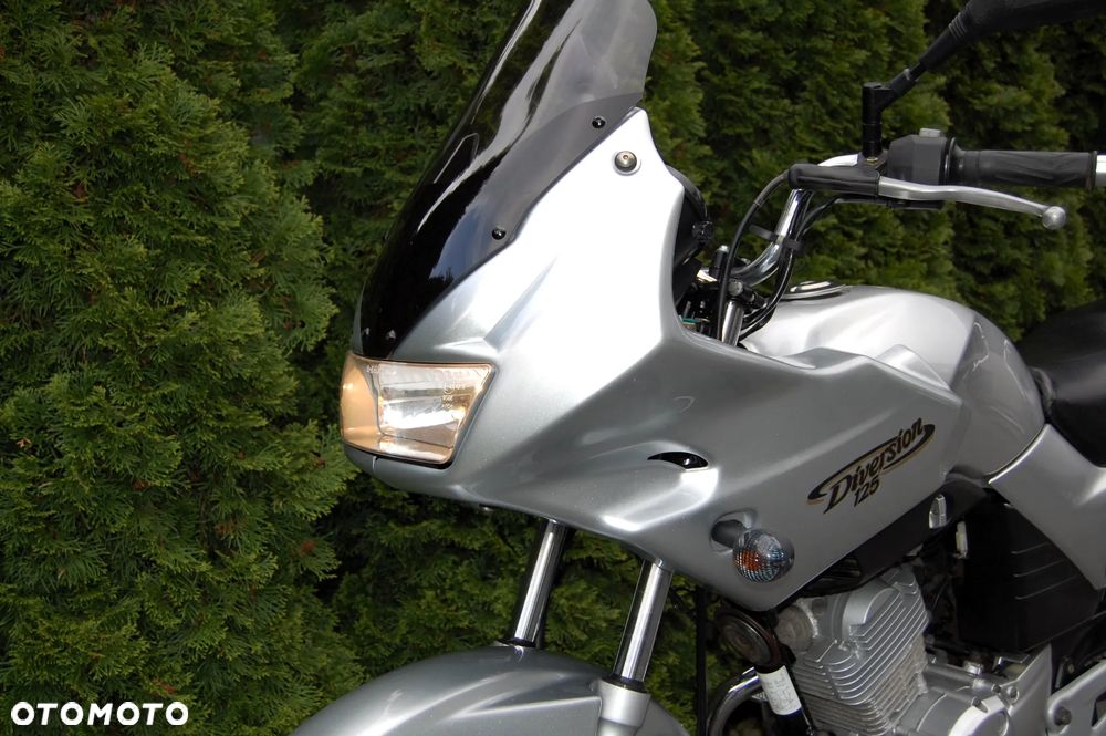 Yamaha YBR - 8