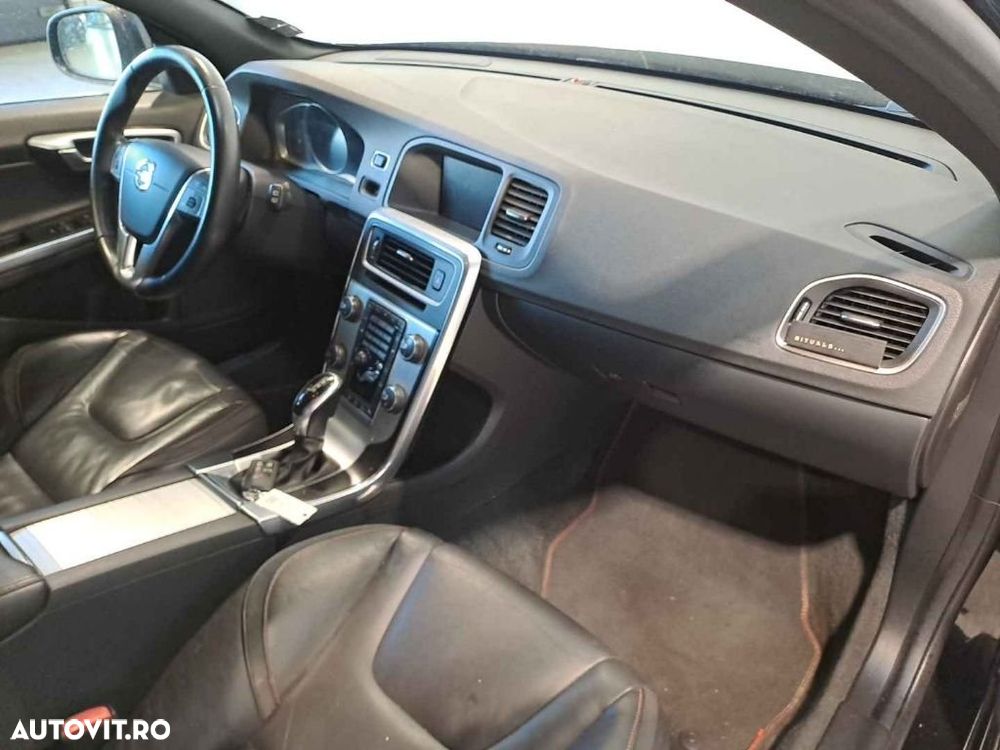 Volvo V60 D5 AWD Geartronic Ocean Race - 8